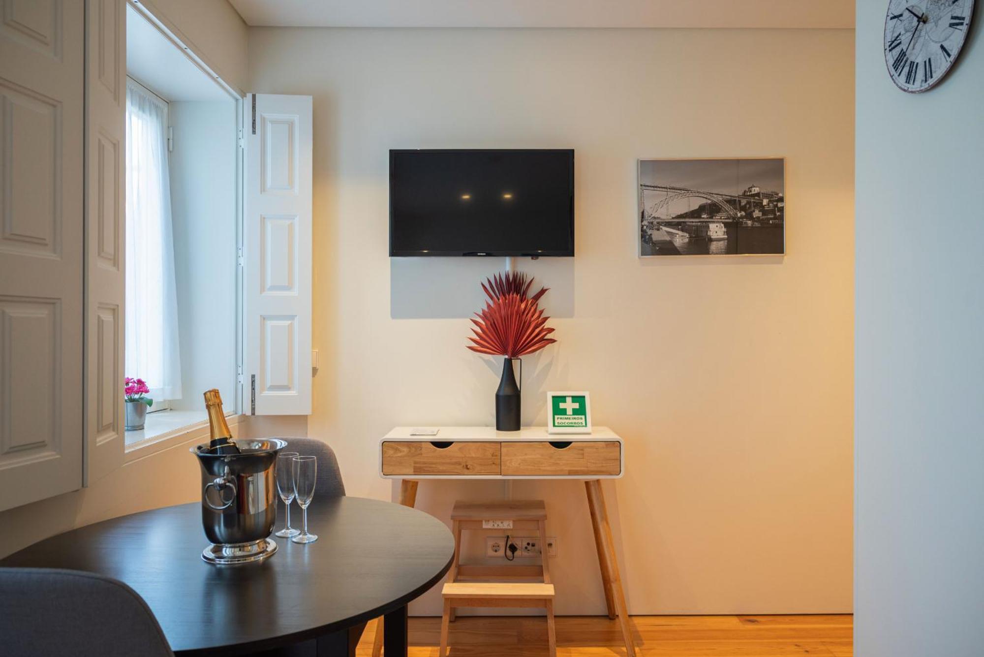 Modern Loft W Ac Downtown And Metro Apartment Porto Exterior photo